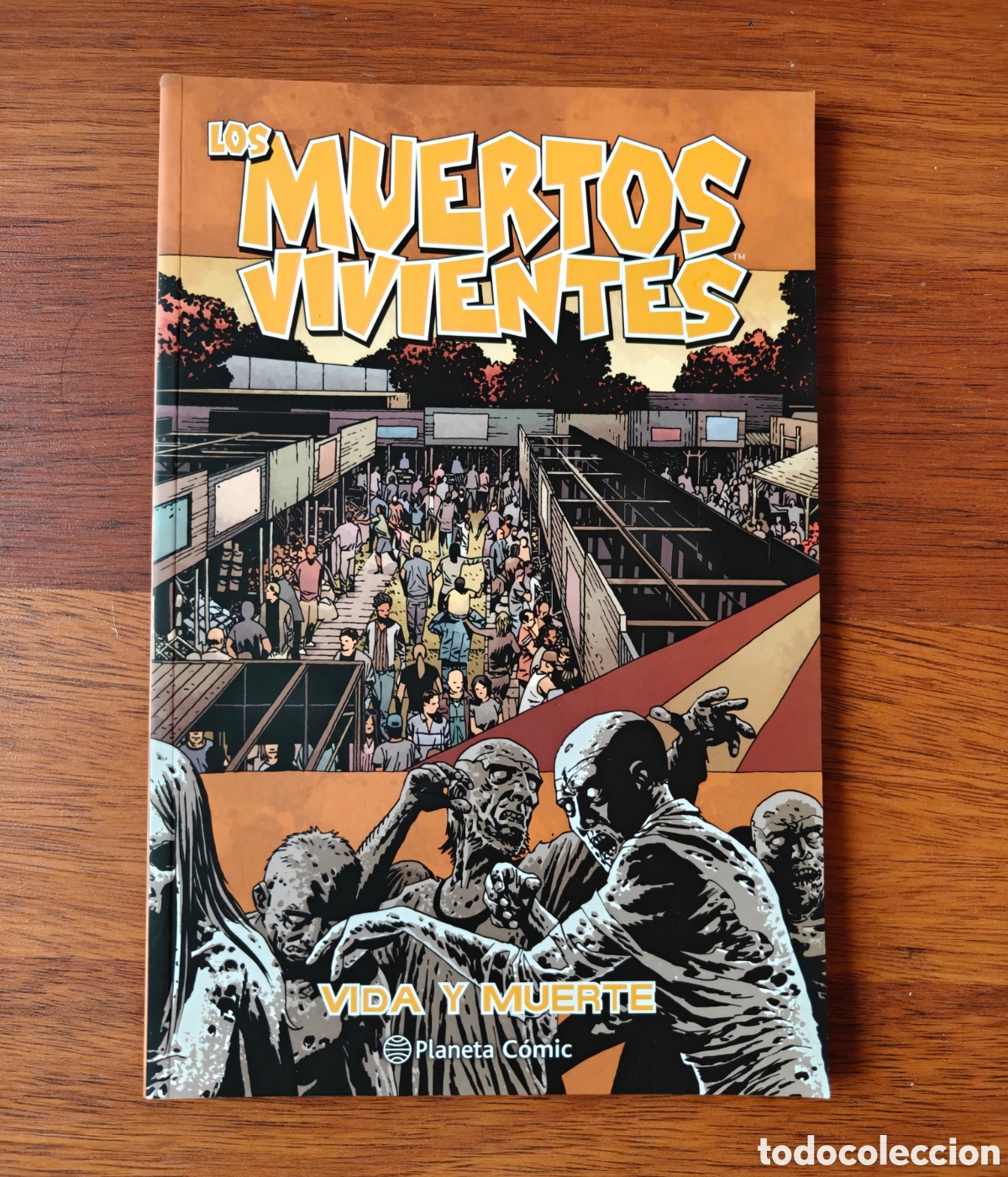 C&oacute;mics: Vida y muerte. Tomo 24. Los Muertos Vivientes. The Walking Dead.&nbsp;Robert Kirkman.