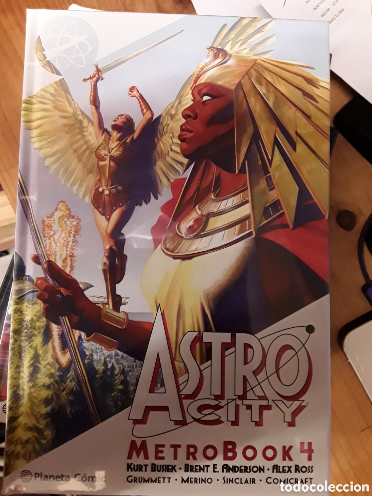 C&oacute;mics: Astro City 4 - Planeta c&oacute;mic