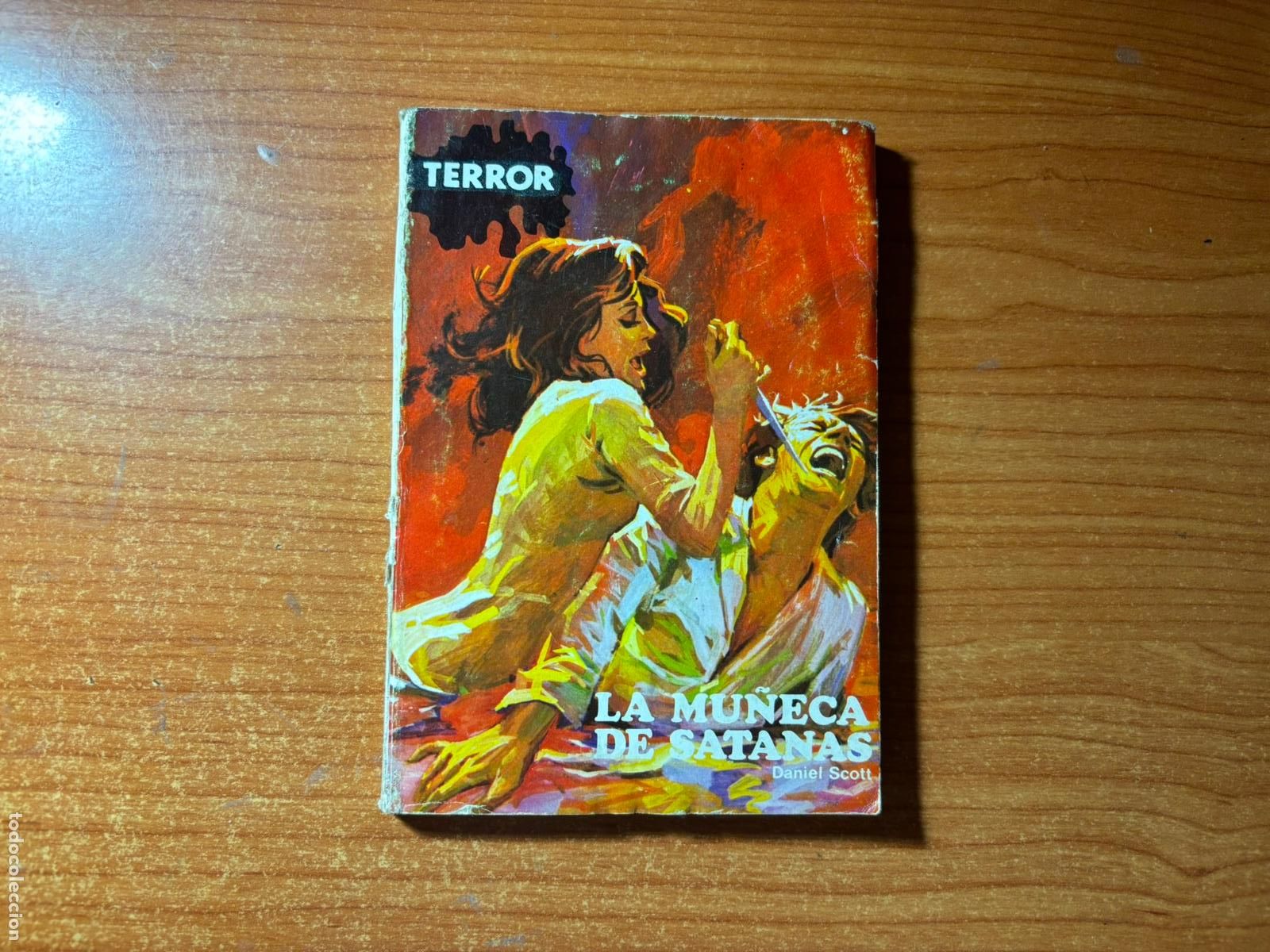 C&oacute;mics: TERROR N&ordm; 1 LA MU&Ntilde;ECA DE SATANAS EDICIONES RO