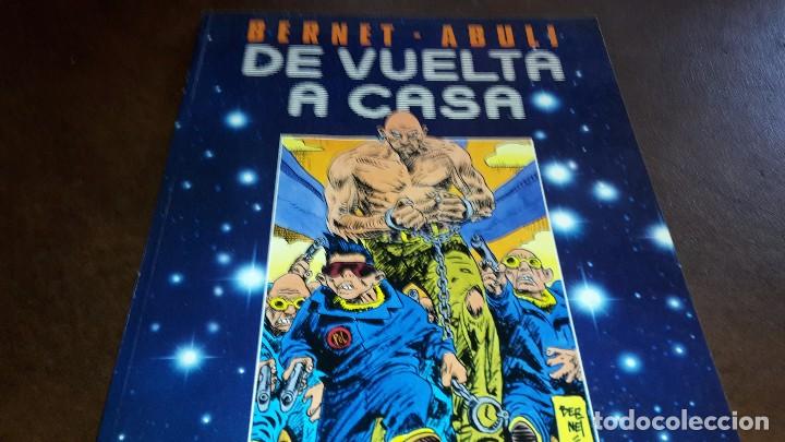 C&oacute;mics: De vuelta a casa. Bernet/Abul&iacute;. Toutain Editor - Foto 1