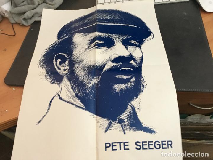 C&oacute;mics: PETE SEEGER. POSTER (COB188) - Foto 1