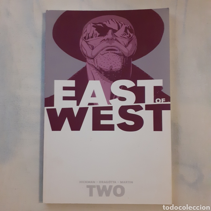 Fumetti: East of West. Two. Image comics. 2014. USA. 26 x 17 cm.