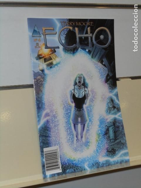 C&oacute;mics: ECHO N&ordm; 4 JUNE 2008 TERRY MOORE - ABSTRACT STUDIO EN INGLES - Foto 1