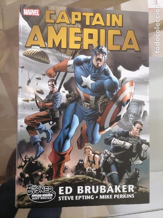 C&oacute;mics: Captain America By Ed Brubaker Marvel Omnibus. perfecto estado - Foto 1