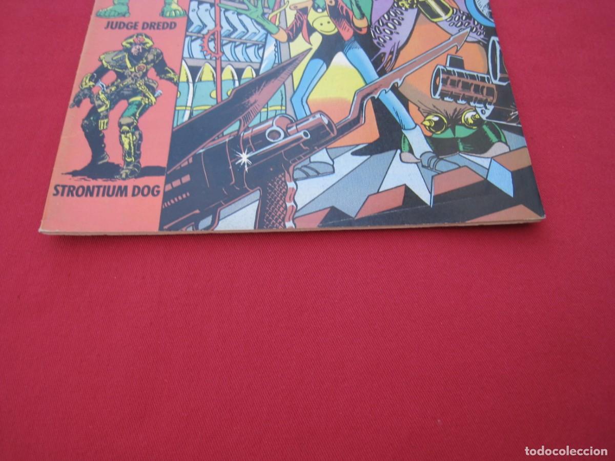 C&oacute;mics: 2000 AD MONTHLY FEATURING JUDGE DREDD - VOL.1 - N&ordm; 3 - EN INGLES. - Foto 3