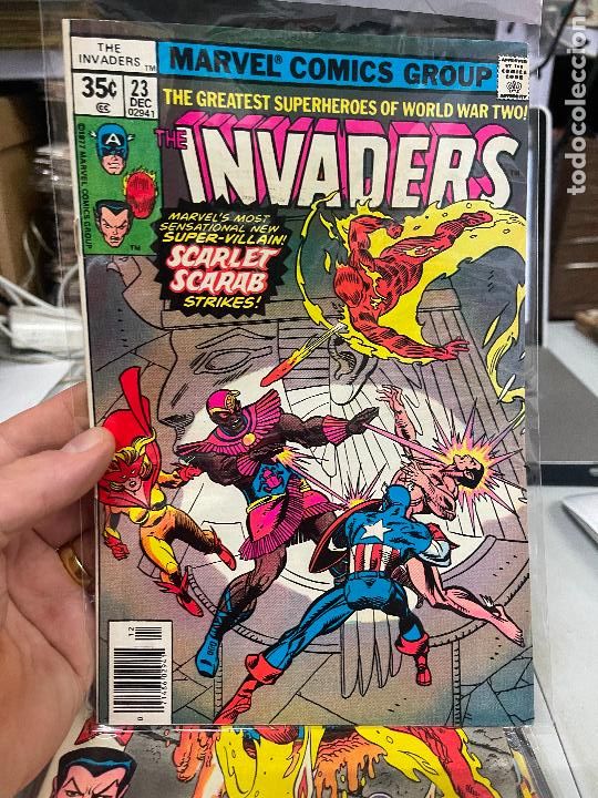 C&oacute;mics: marvel comics group the invaders issue 23 - Foto 1