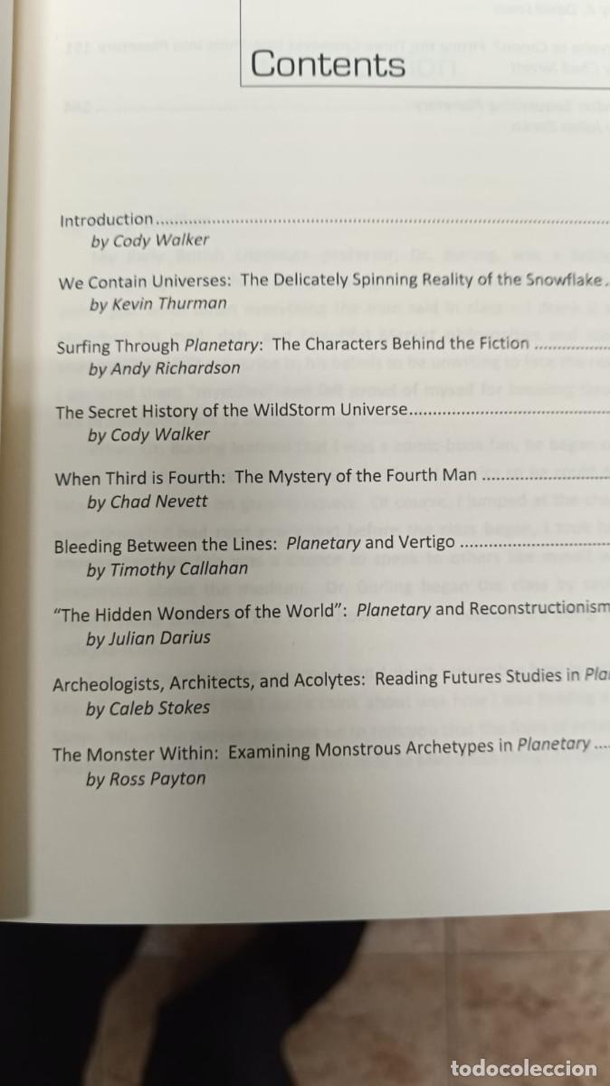 C&oacute;mics: Keeping the World Strange: A Planetary Guide - Foto 4