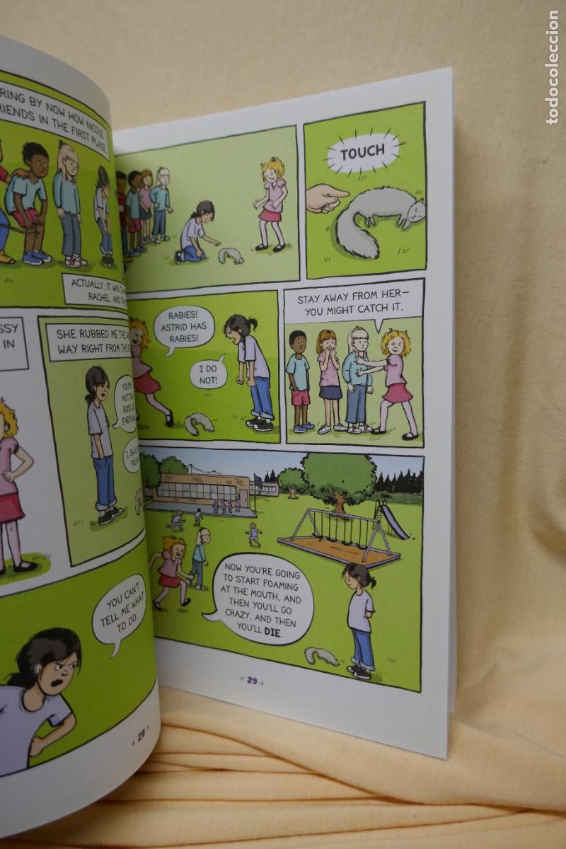 C&oacute;mics: ROLLER GIRL - VICTORIA JAMISON (EN INGLES) - Foto 10