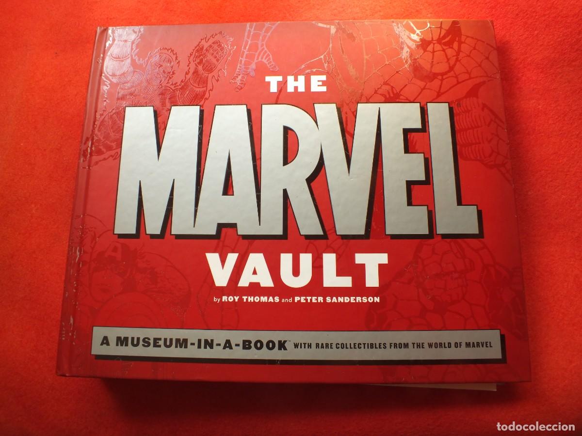 C&oacute;mics: MARVEL VAULT COMICS Libro lleno de facsimiles de tarjetas dibujos Roy Thomas y Peter Sanderson - Foto 1