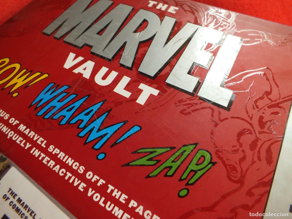 C&oacute;mics: MARVEL VAULT COMICS Libro lleno de facsimiles de tarjetas dibujos Roy Thomas y Peter Sanderson - Foto 4