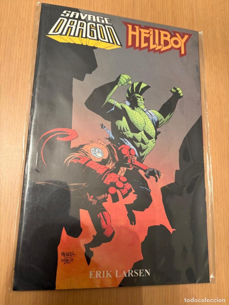 C&oacute;mics: Savage dragon/hellboy novel graphic estado muy bueno