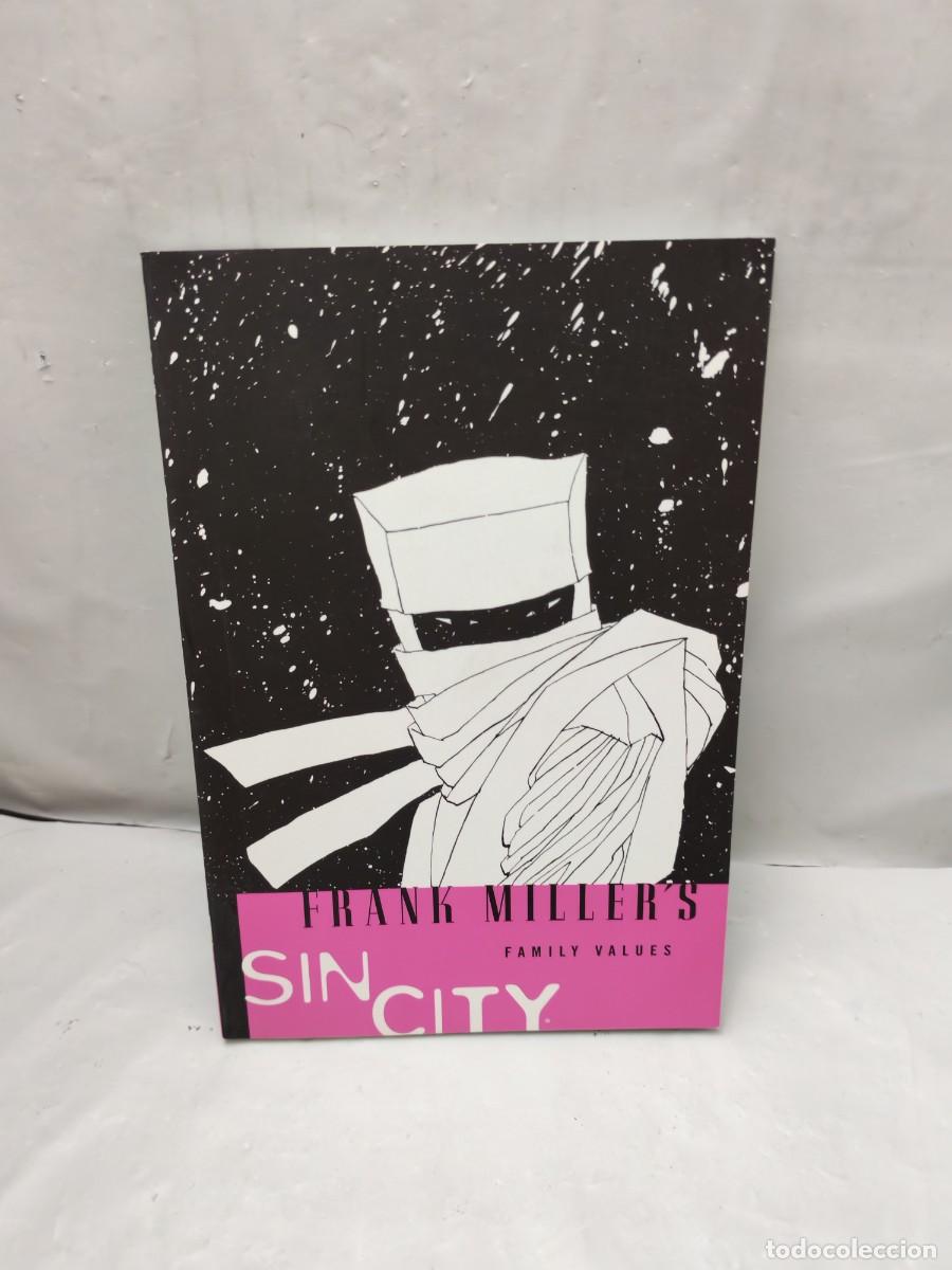 C&oacute;mics: Frank Miller's: Sin City Volume 5: Family values (Second Edition)