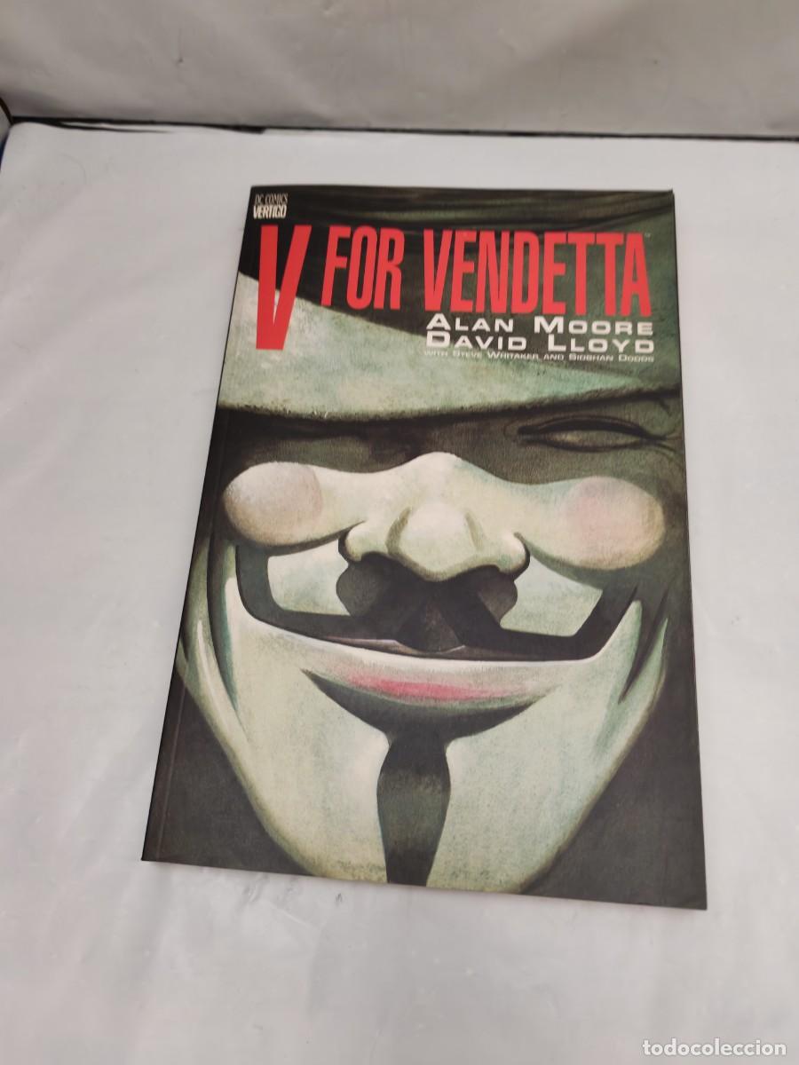 Comics: Alan Moore and David Lloyd: V for Vendetta (First edition 1990)