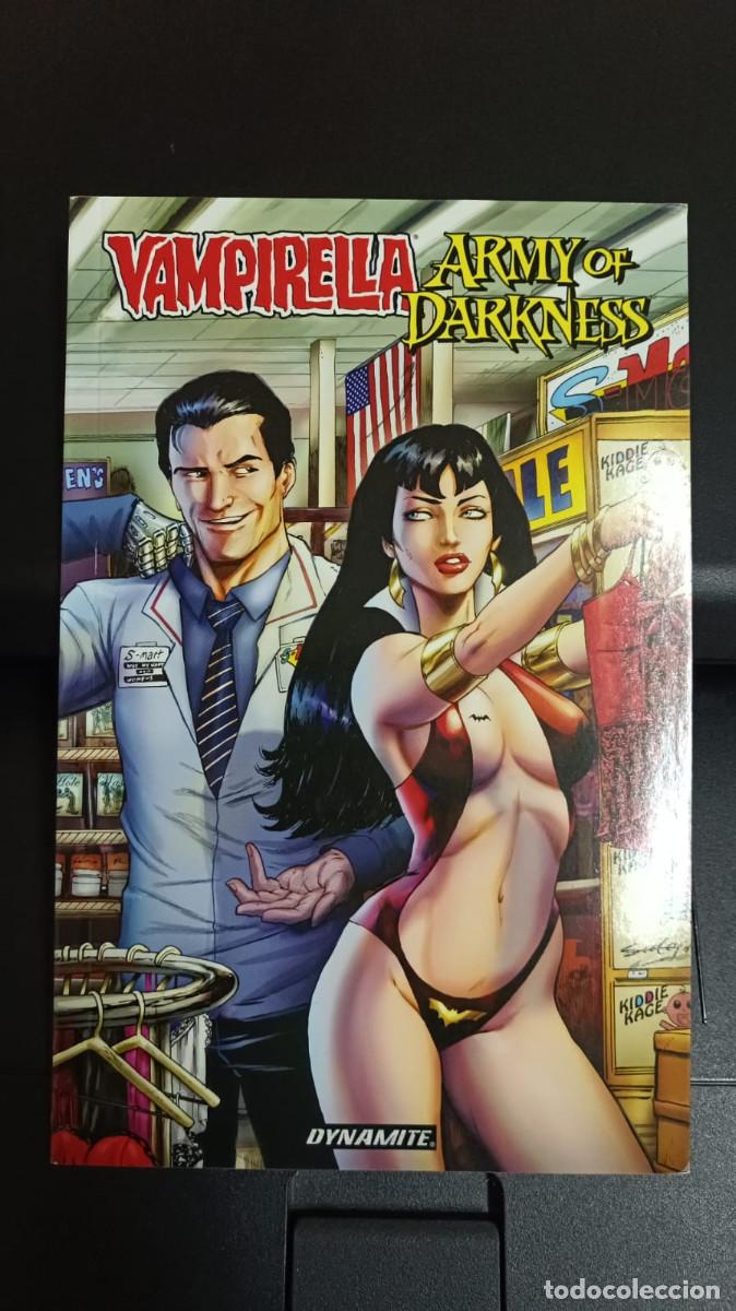 C&oacute;mics: VAMPIRELLA / ARMY OF DARKNESS &ndash; MARK RAHNER Y JETHRO MORALES &ndash; DYNAMITE