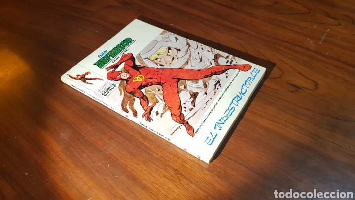 C&oacute;mics: DAN DEFENSOR 41 BUEN ESTADO VERTICE - Foto 1
