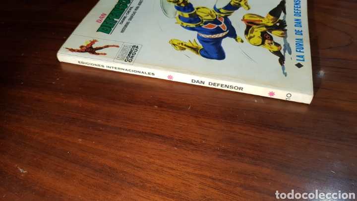 C&oacute;mics: DAN DEFENDOR 10 BUEN ESTADO VERTICE - Foto 2