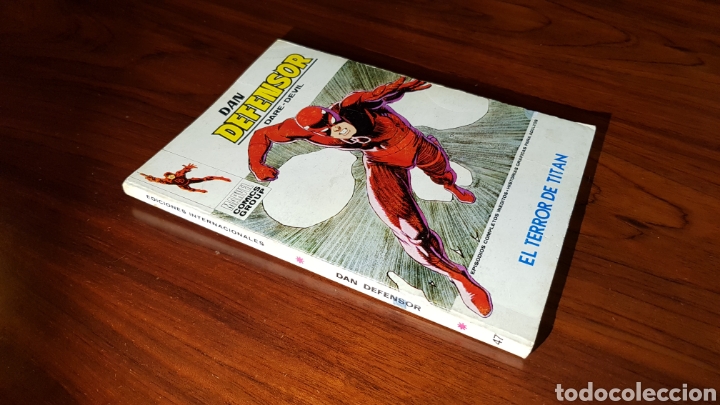 C&oacute;mics: DAN DEFENSOR 47 BUEN ESTADO VERTICE - Foto 1