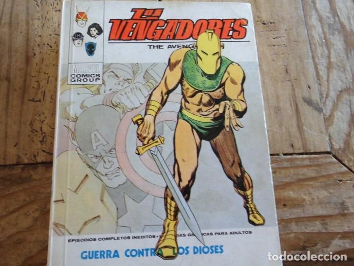 C&oacute;mics: LOS VENGADORES N&ordm; 46 VERTICE TACO LOMO CON LEVE MANCHA DE VERDE - Foto 1