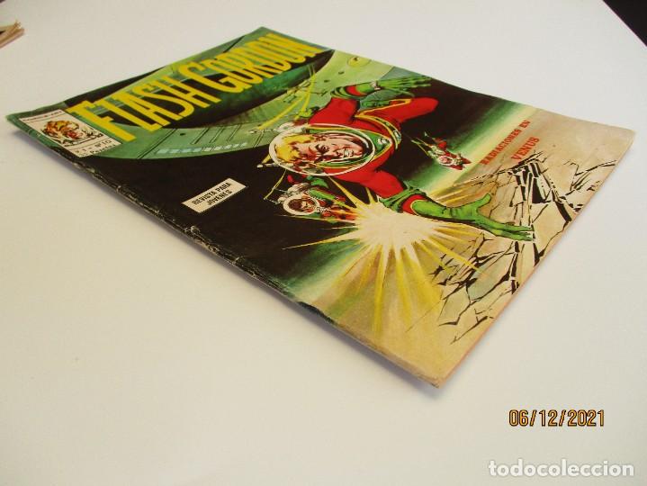 C&oacute;mics: FLASH GORDON (1974, VERTICE) -V.1- 10 &middot; 1975 &middot; FLASH GORDON - Foto 2