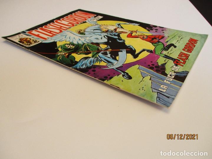 C&oacute;mics: FLASH GORDON (1974, VERTICE) -V.1- 38 &middot; 1975 &middot; FLASH GORDON - Foto 2