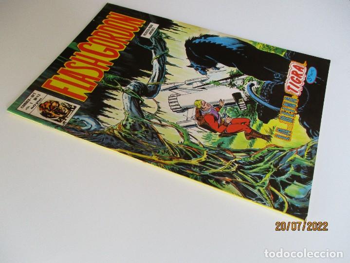 C&oacute;mics: FLASH GORDON (1974, VERTICE) -V.1- 43 &middot; 1975 &middot; FLASH GORDON - Foto 2