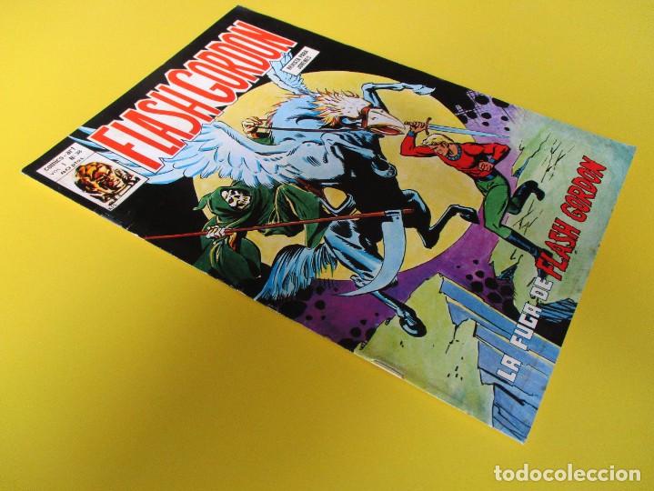C&oacute;mics: FLASH GORDON (1974, VERTICE) -V.1- 38 &middot; 1975 &middot; FLASH GORDON - Foto 2