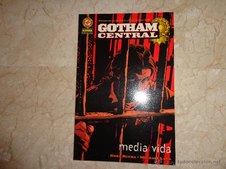 C&oacute;mics: BATMAN - GOTHAM CENTRAL - MEDIA VIDA --- NORMA EDITORIAL- 111-1 - Foto 1