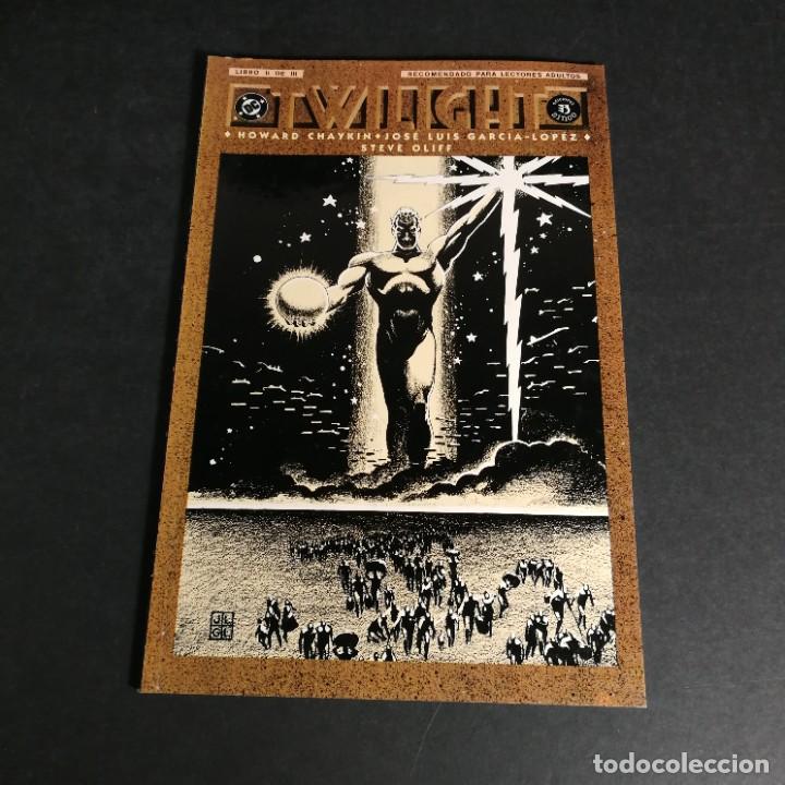 C&oacute;mics: DC Comics Twilight Libro 2 de 3 - Chaykin - Garc&iacute;a L&oacute;pez - Olif Ediciones Zinco - Foto 1