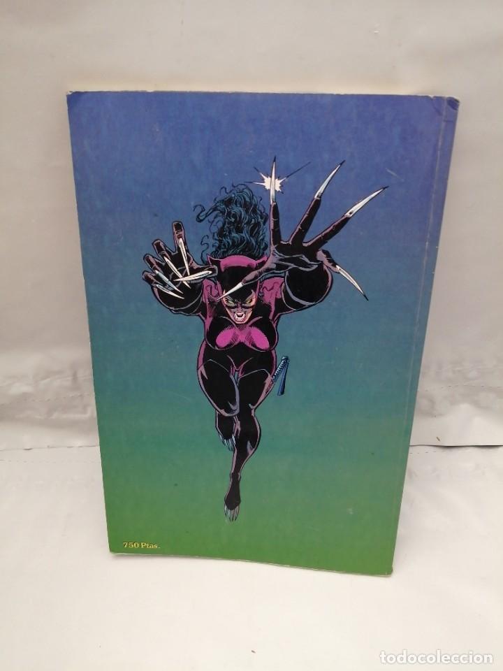 C&oacute;mics: DC / ZINCO. CATWOMAN: L&Iacute;NEAS VITALES - Foto 2