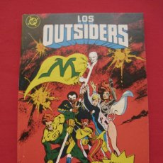 Cómics: LOS OUTSIDERS - Nº 6 - RETAPADO - CONTIENE LOS Nº 25,26 Y ESPECIAL VERANO 88 - EDICIONES ZINCO.