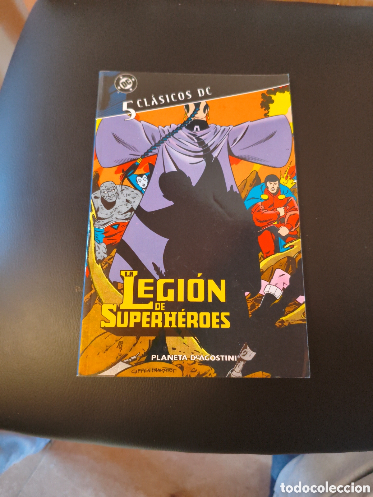 C&oacute;mics: Cl&aacute;sicos dc legi&oacute;n de los superh&eacute;roes Planeta n&uacute;mero 5
