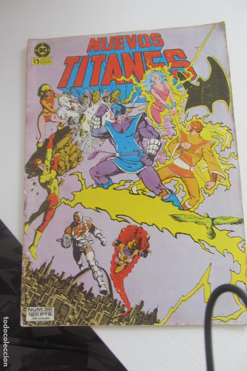 C&oacute;mics: NUEVOS TITANES. N&ordm; 30 A&Ntilde;O 1984-1988. EDICIONES ZINCO. arx146