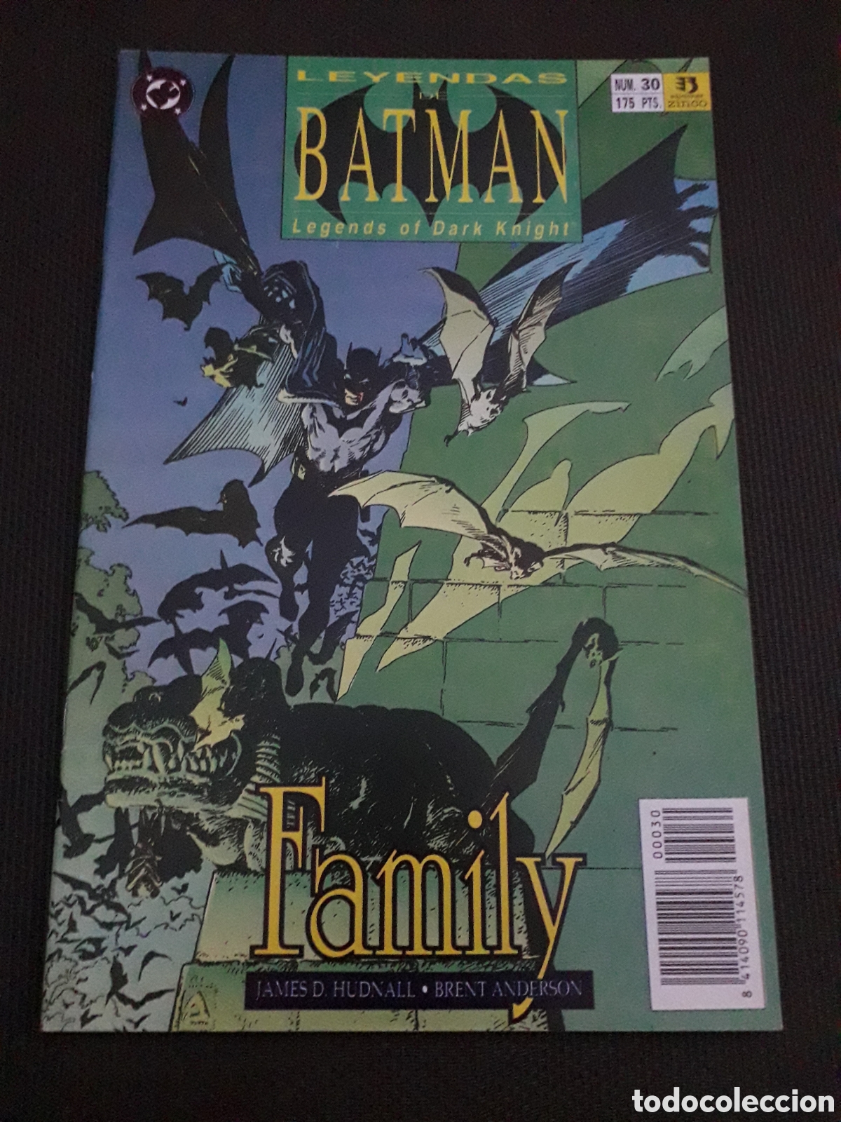 C&oacute;mics: LEYENDAS DE BATMAN N&Uacute;MERO 30. FAMILY