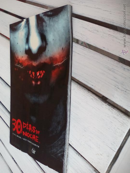 C&oacute;mics: 30 dias de noche. Steve Niles - Ben Templesmith. Denvir 2003 - Foto 12