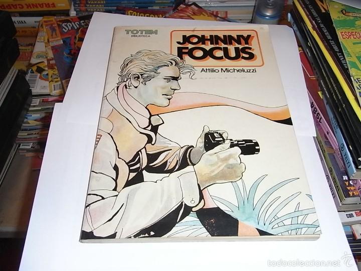 C&oacute;mics: Attilio Micheluzzi, Johnny Focus, Totem Biblioteca - Foto 1