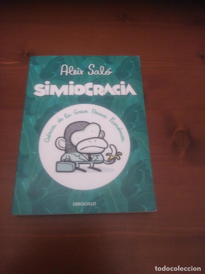 C&oacute;mics: SIMIOCRACIA. ALEIX SAL&Oacute;. DeBolsillo. - Foto 1