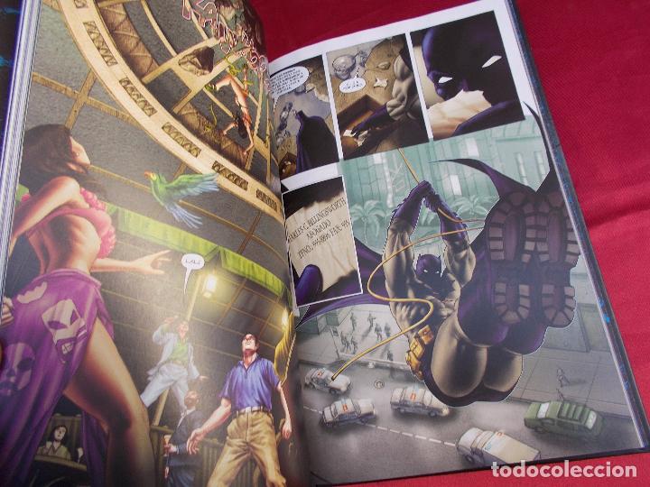 C&oacute;mics: BATMAN. MAS OSCURO QUE LA MUERTE. BRUCE JONES. ECC EDICIONES. - Foto 2