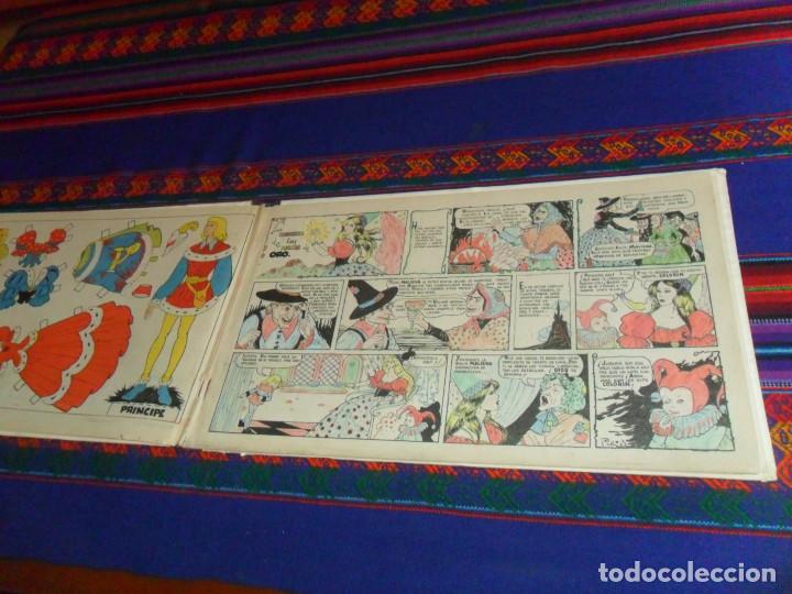C&oacute;mics: C&Oacute;MIC CON RECORTABLE LA PRINCESA DE LAS MANOS DE ORO. AUGUSTA 1945. TAPAS DURAS. RARO. - Foto 3