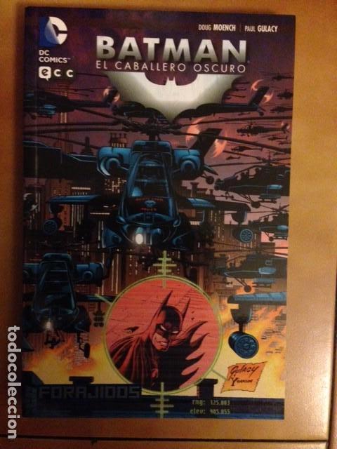 C&oacute;mics: BATMAN EL CABALLERO OSCURO : FORAJIDOS POR DOUG MOENCH Y PAUL GULACY - ECC - Foto 1