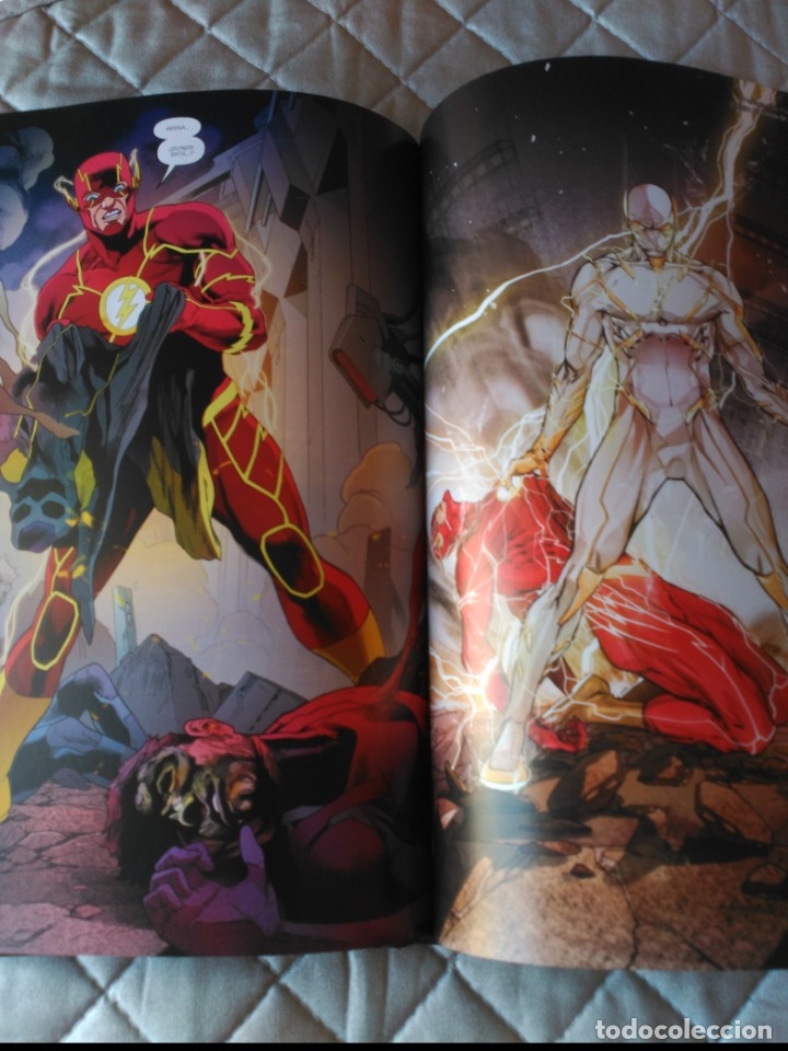 C&oacute;mics: Flash  El rel&aacute;mpago cae dos veces 216 p&aacute;ginasECC - Foto 3