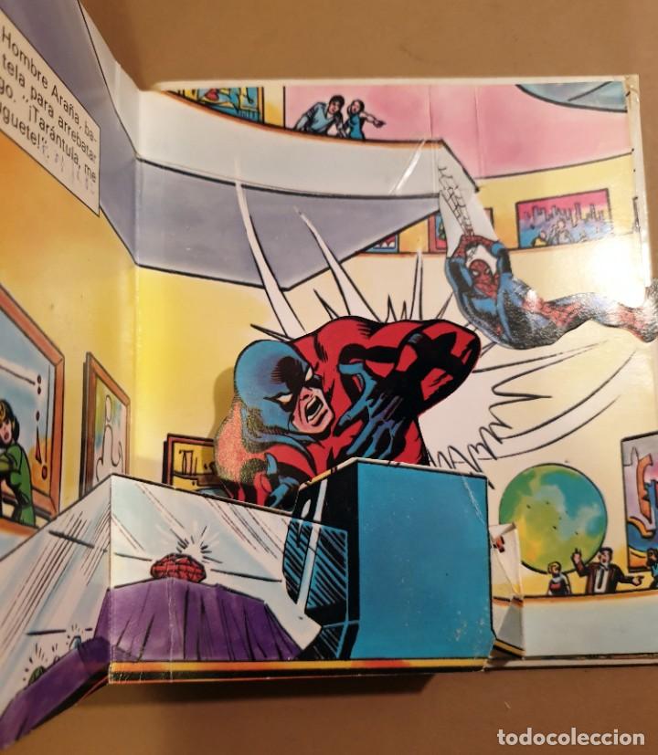 C&oacute;mics: EL HOMBRE ARA&Ntilde;A - El Ataque de la Tarantula - Libro Diorama &ndash; 1982 - TRIDIMENSIONAL - Foto 2