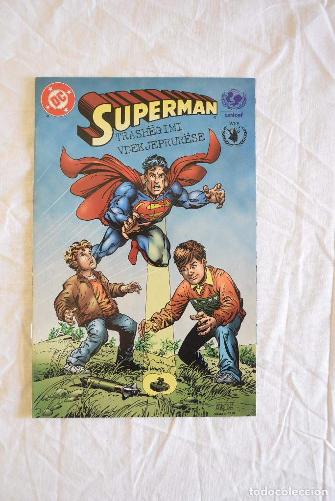 C&oacute;mics: 1996 Superman Legado mortal -UNICEF, En Albanes - Foto 1