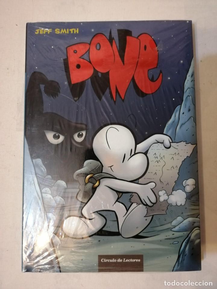 C&oacute;mics: TOMO DE BONE LEJOS DE BONEVILLE (JEFF SMITH).NUEVO A ESTRENAR CON SU PL&Aacute;STICO. - Foto 1