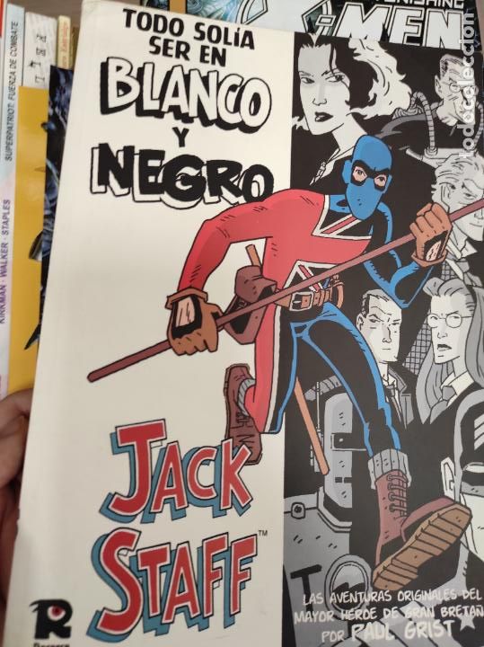 C&oacute;mics: Jack Staff - Todo sol&iacute;a ser en blanco y negro - Foto 1