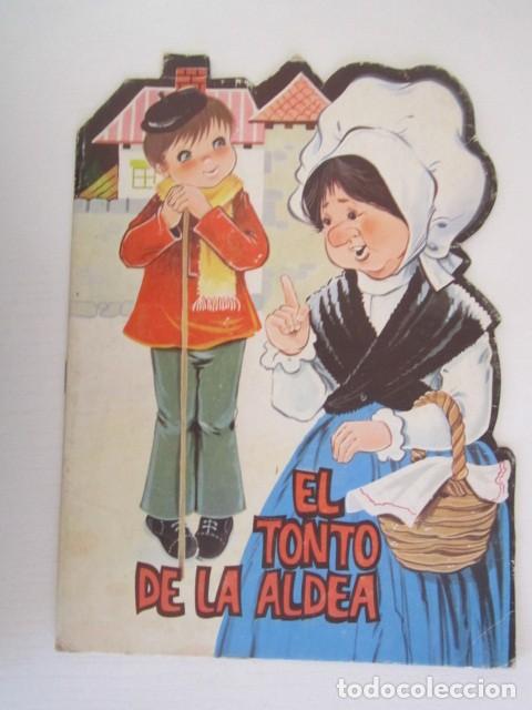 C&oacute;mics: CUENTO TROQUELADO EL TONTO DE LA ALDEA - Foto 1