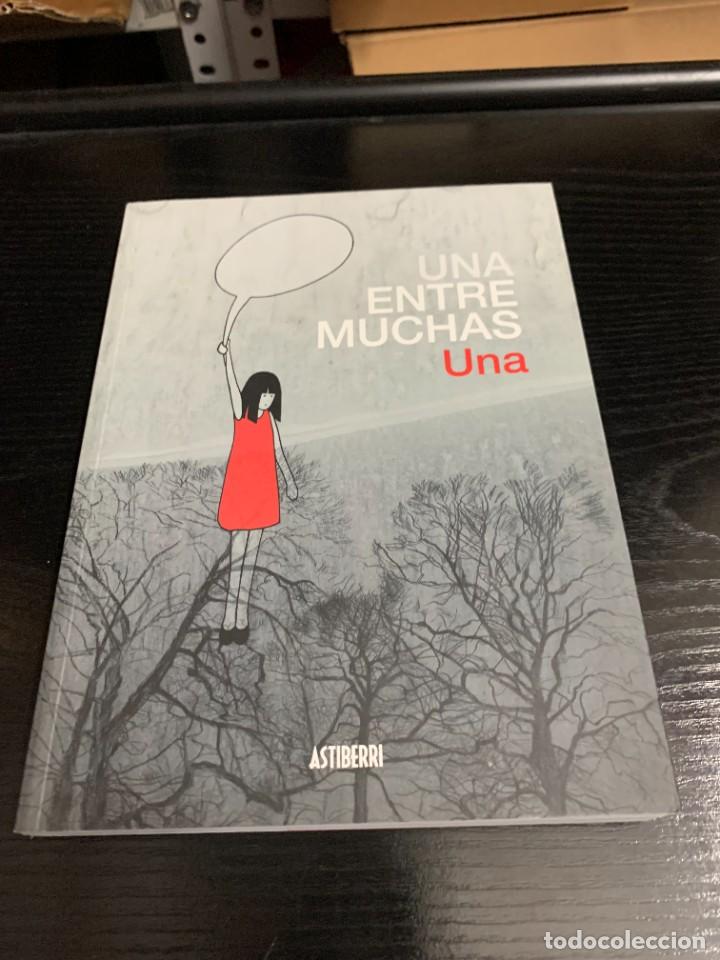 C&oacute;mics: Una entre muchas, de Una