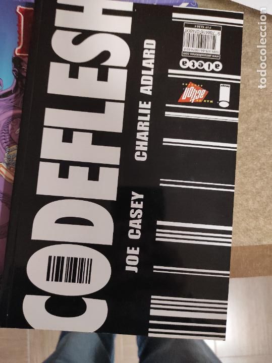 C&oacute;mics: CODEFLESH (JOEY CASEY Y CHARLIE ADLARD - ALETA - Foto 1