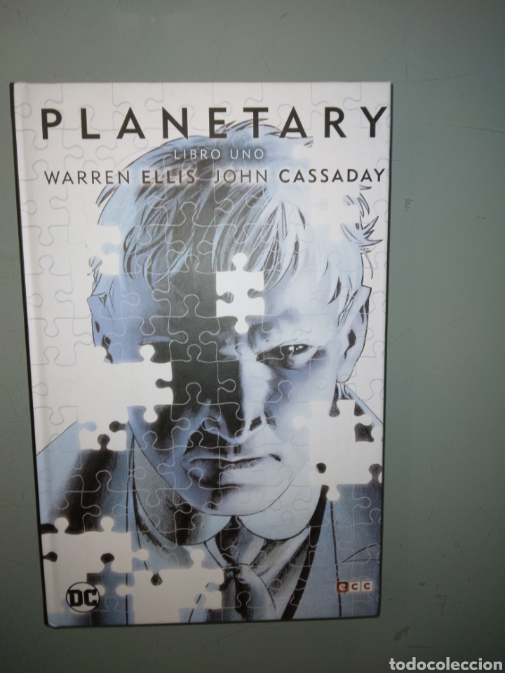 C&oacute;mics: Warren Ellis,Planetary,Libro uno,ECC - Foto 1