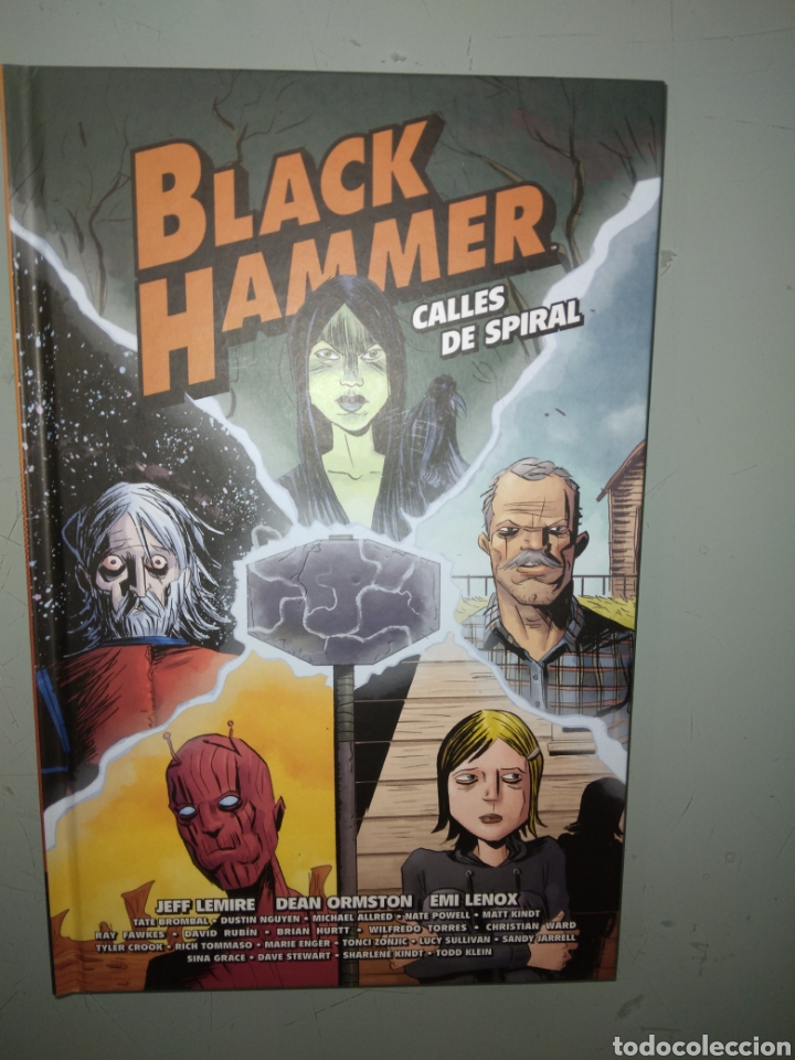 C&oacute;mics: Jeff Lemire, Black Hammer, Calles de Spiral ,Astiberri - Foto 1
