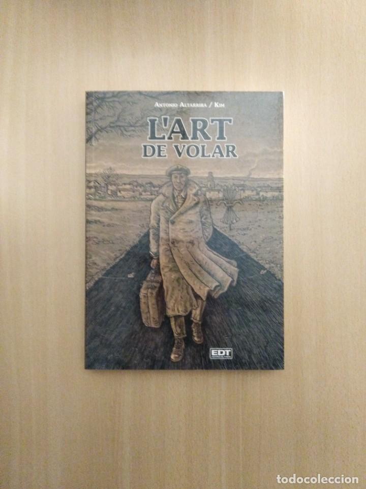 C&oacute;mics: LART DE VOLAR. Antonio Altarriba. Edici&oacute;n en Catal&aacute;n. - Foto 1